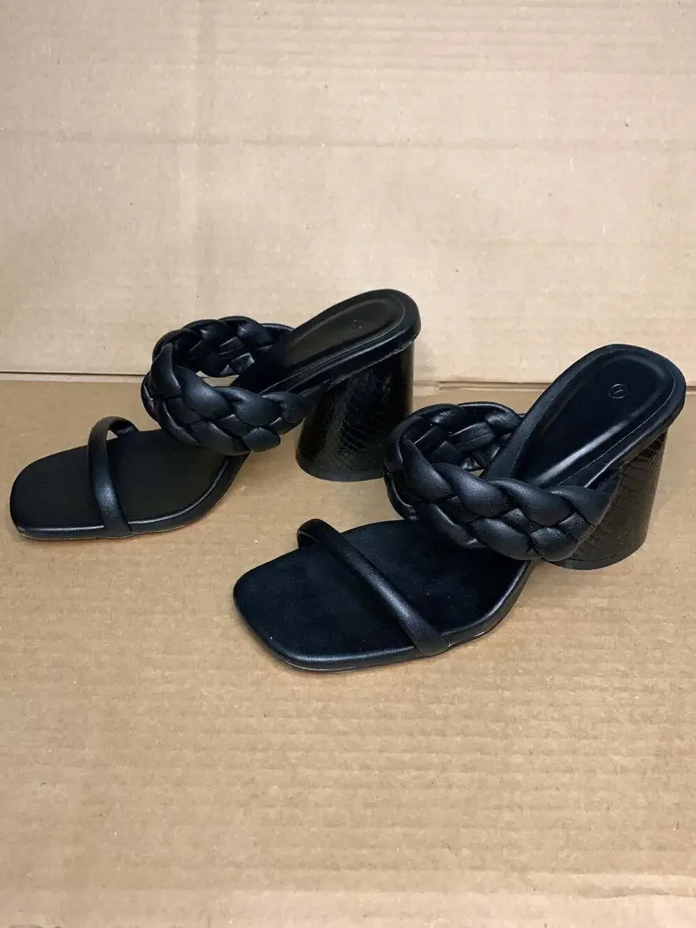 Women's Black Square Open Toe Braided Strap Slide Sandals Size 7